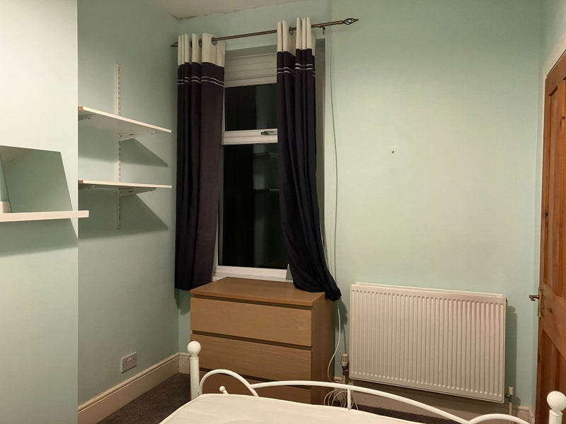 Room Inverness Place in Cardiff