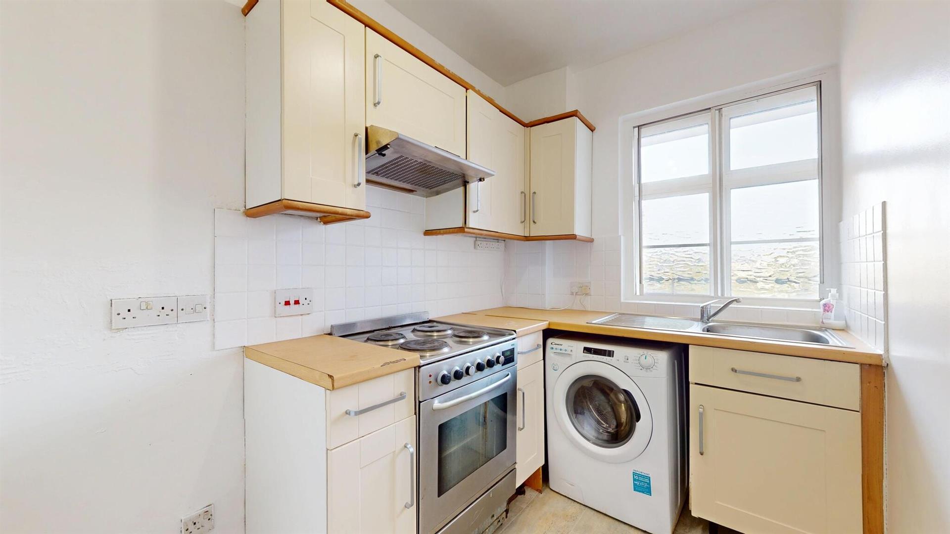 Flat Old Brompton Road in Greater London