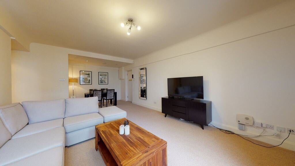 Flat Fulham Road in Greater London