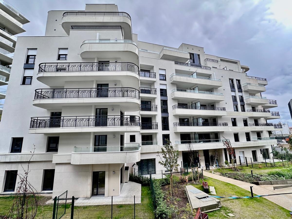 Flat Allée Françoise Héritier in Colombes