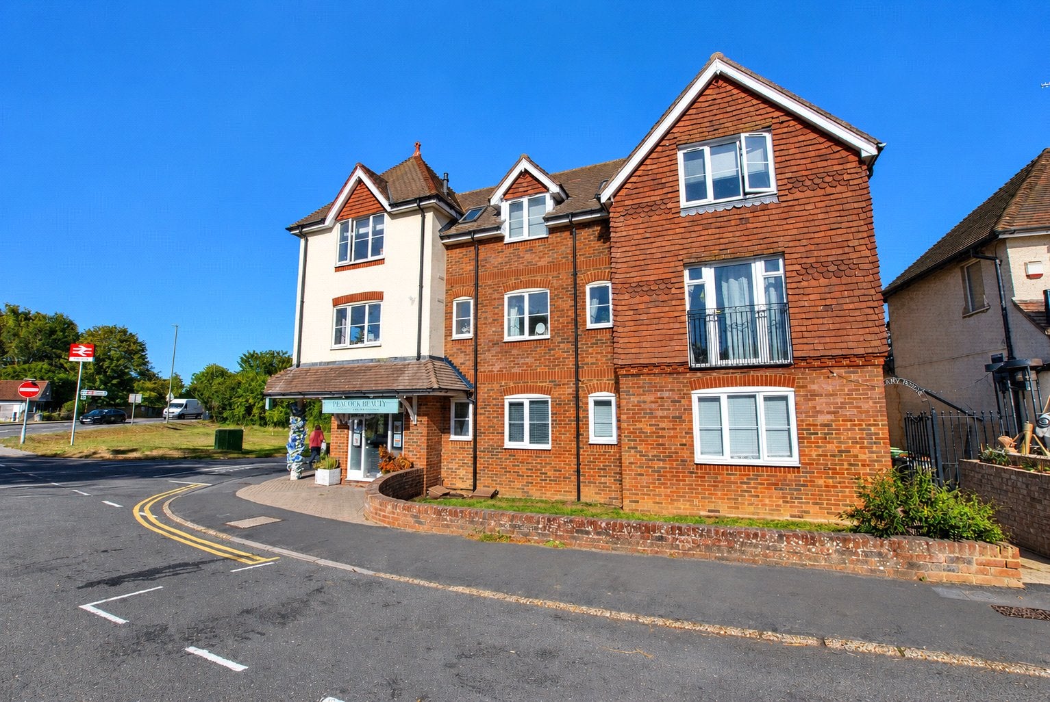 Flat Kings Road in Guildford