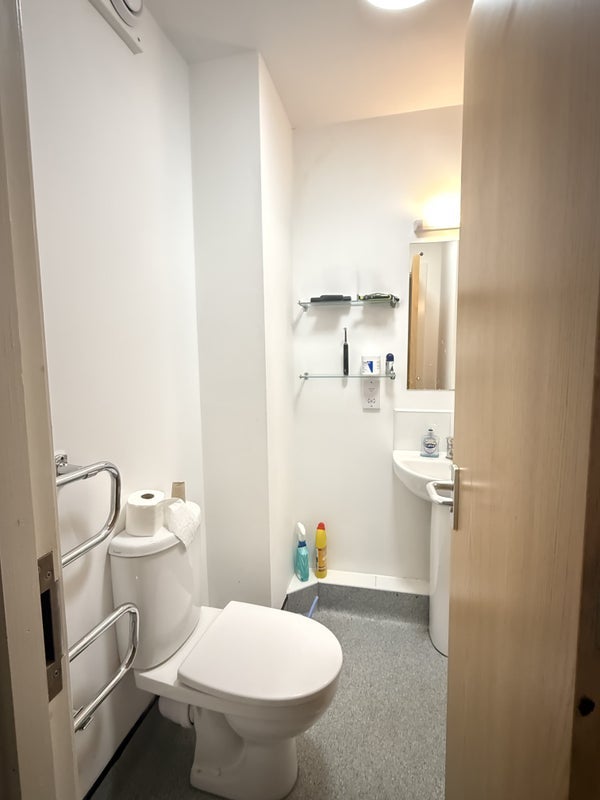 Room Moss Lane East in Manchester