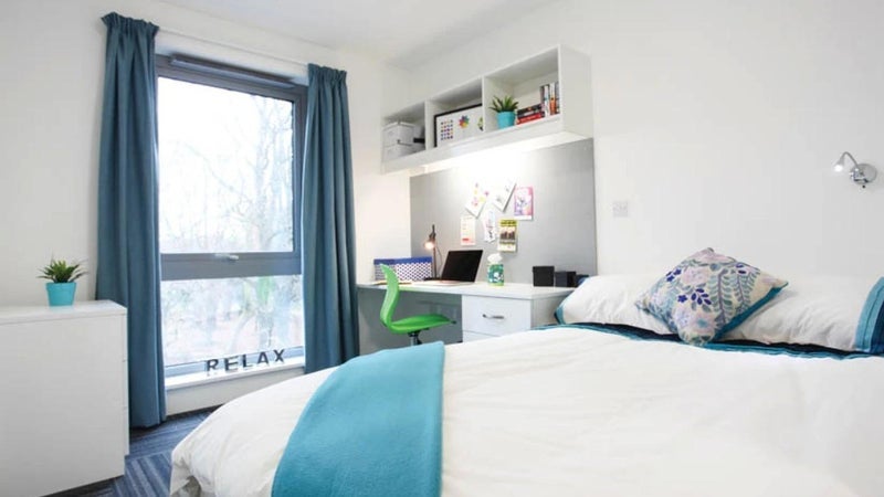 Room Moss Lane East in Manchester