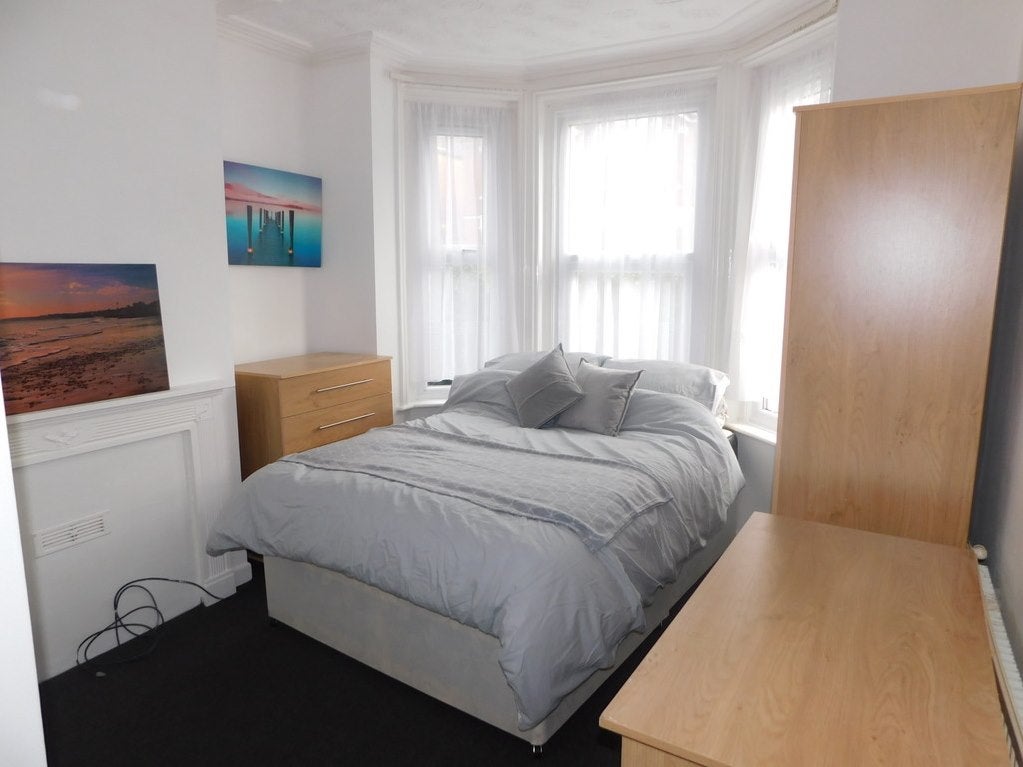 Room Burlington Road in Southampton