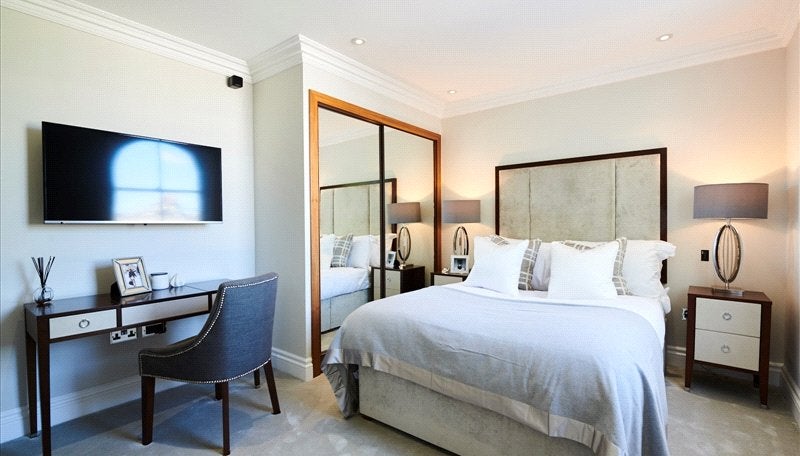 Flat Kensington Gardens Square in City of Westminster