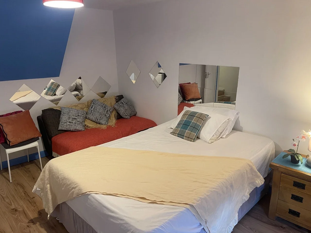 Room Salusbury Road in Greater London