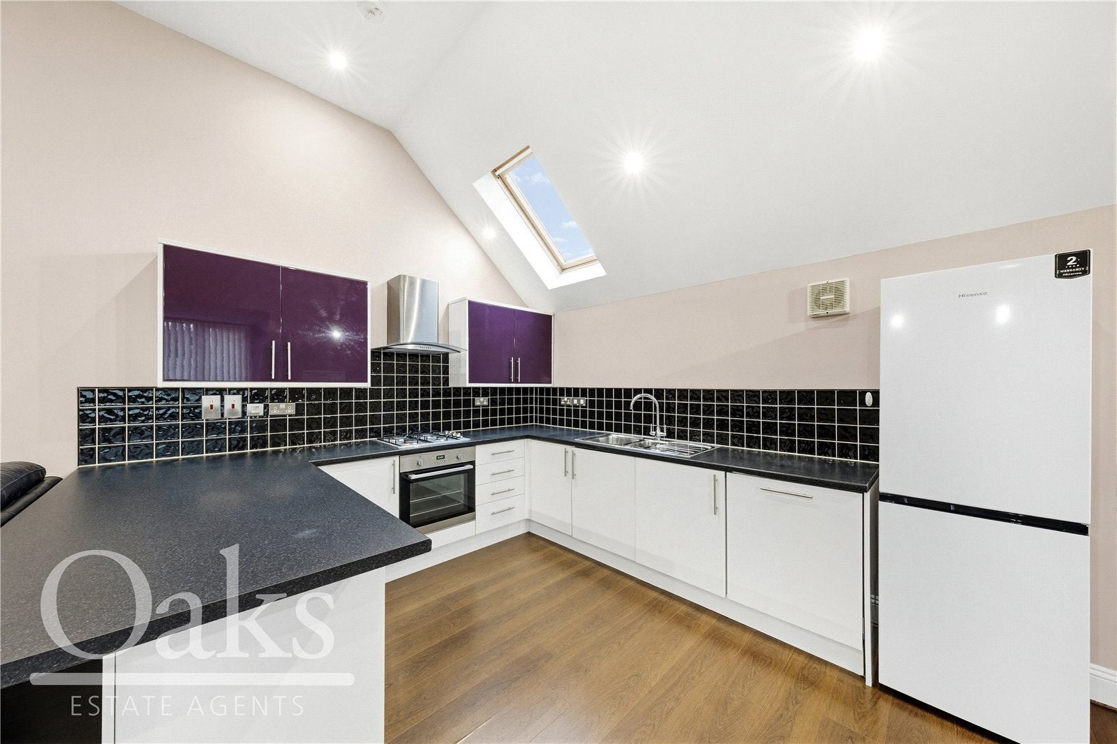 Flat Addiscombe Grove in Greater London