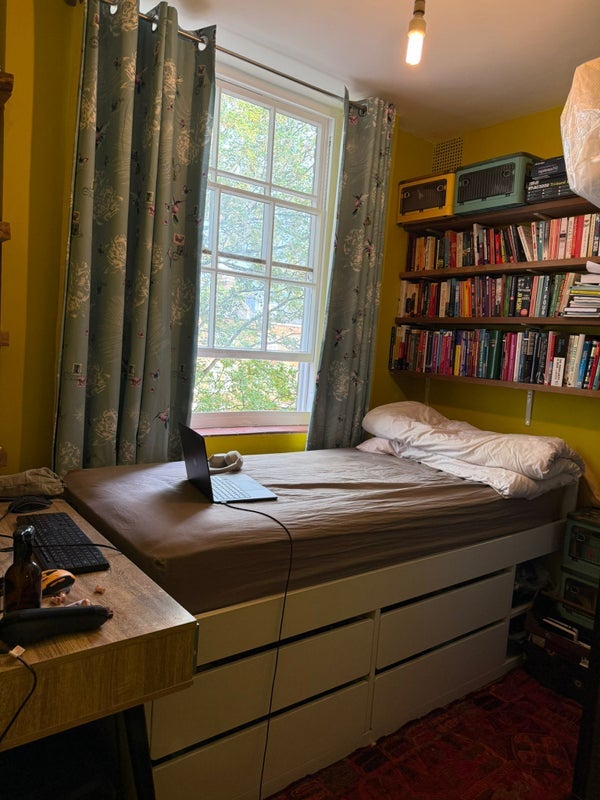 Room Parkhill Road in Greater London