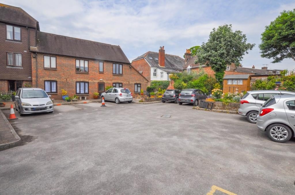 Flat Chapel Lane in Wimborne Minster