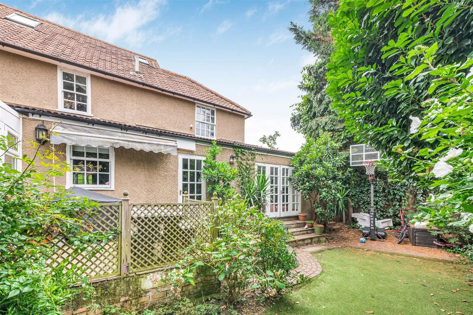 House Kentwode Green in Greater London
