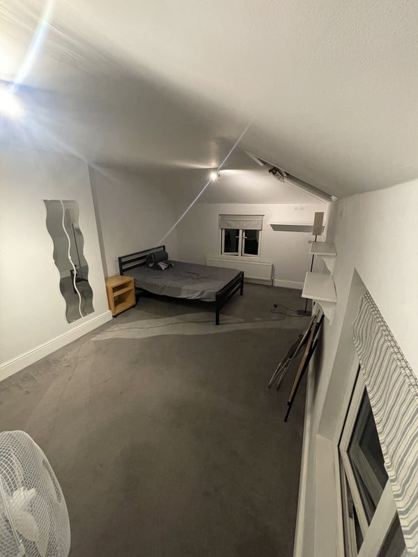 Room Handforth Road in Greater London