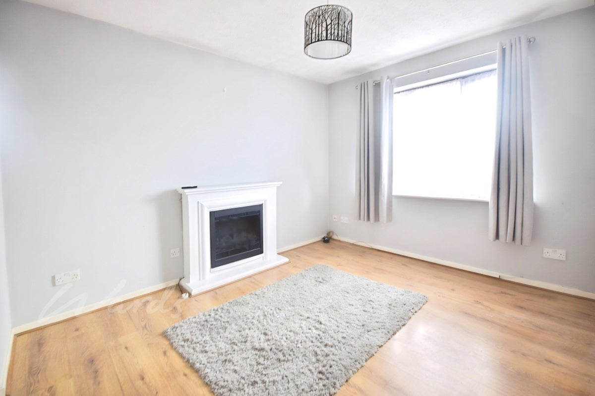 Flat Churchill Close in Dartford