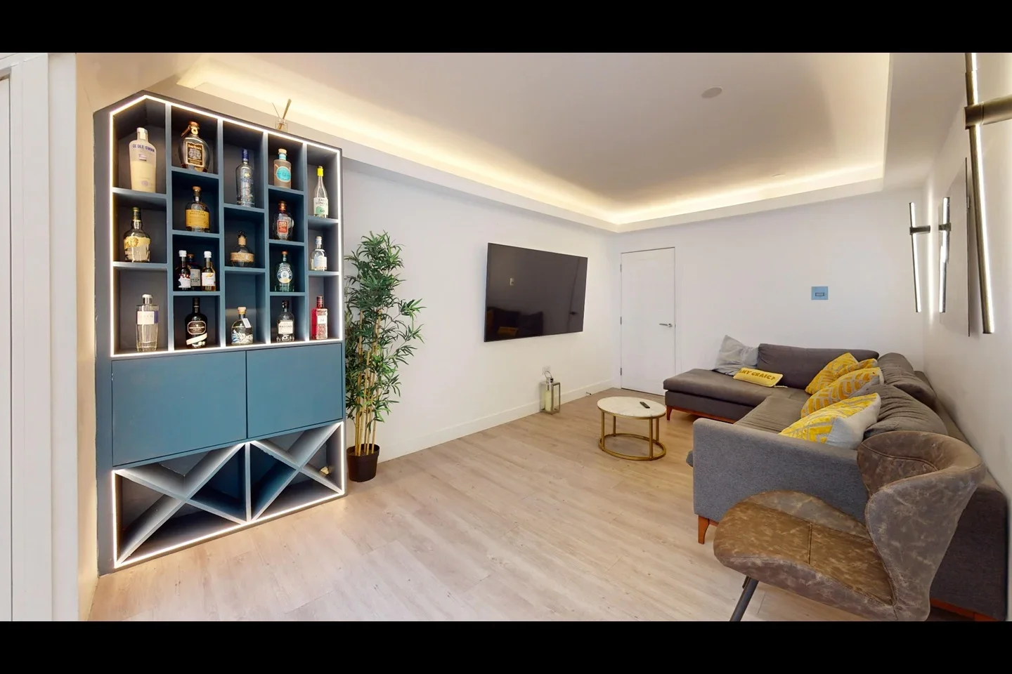House Garratt Lane in Greater London