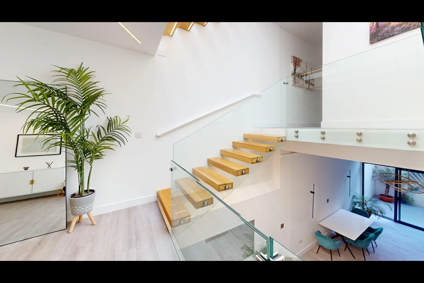 House Garratt Lane in Greater London