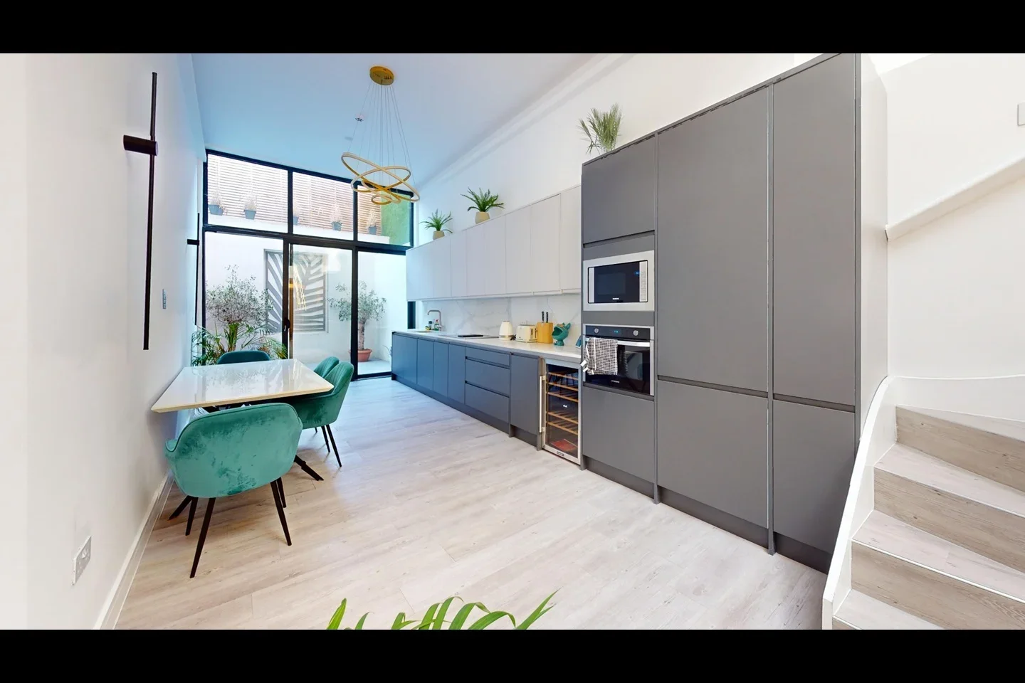 House Garratt Lane in Greater London