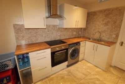 Flat Walpole Road in Greater London