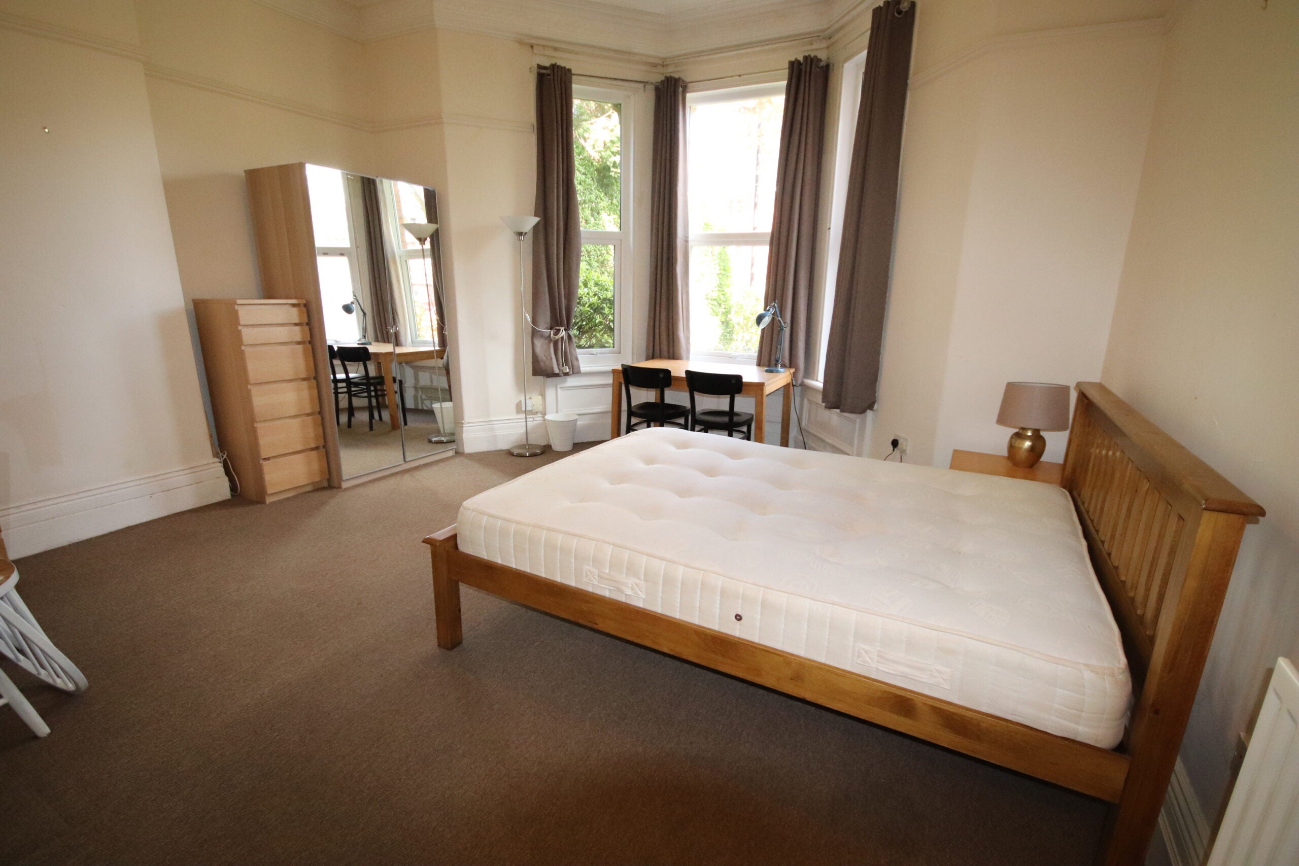 Flat Osborne Road in Newcastle upon Tyne