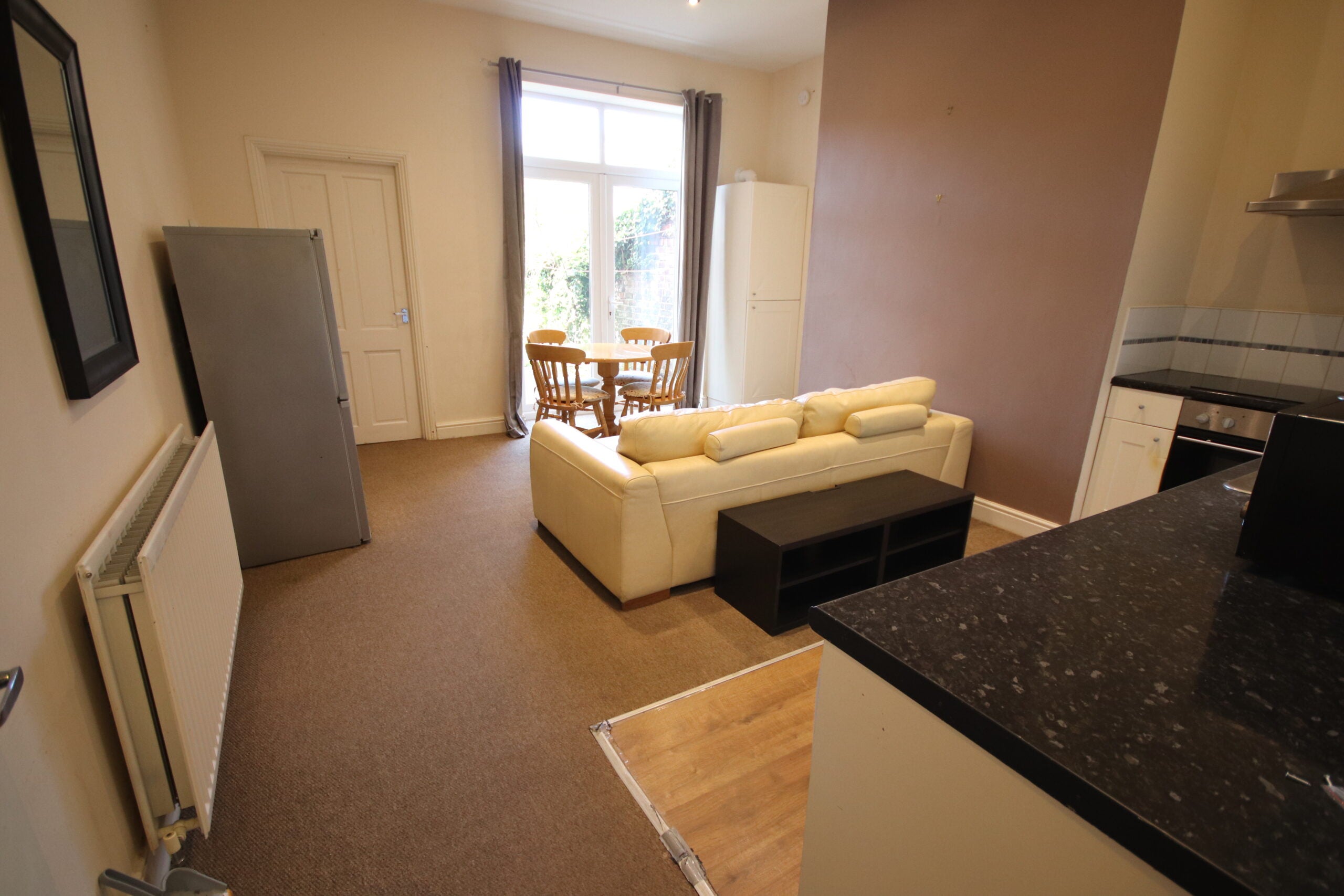 Flat Osborne Road in Newcastle upon Tyne
