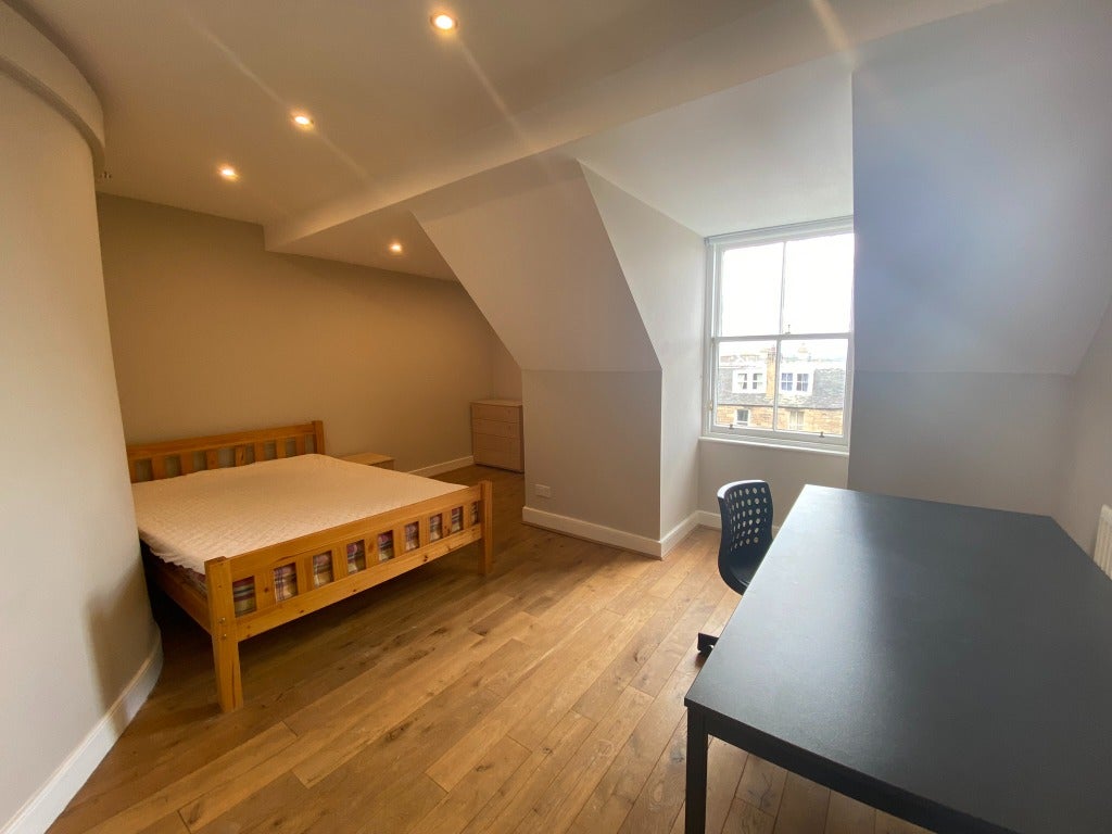 Room Leamington Terrace in City of Edinburgh