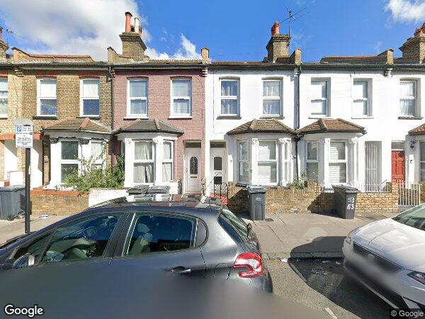 House Leslie Grove in Greater London