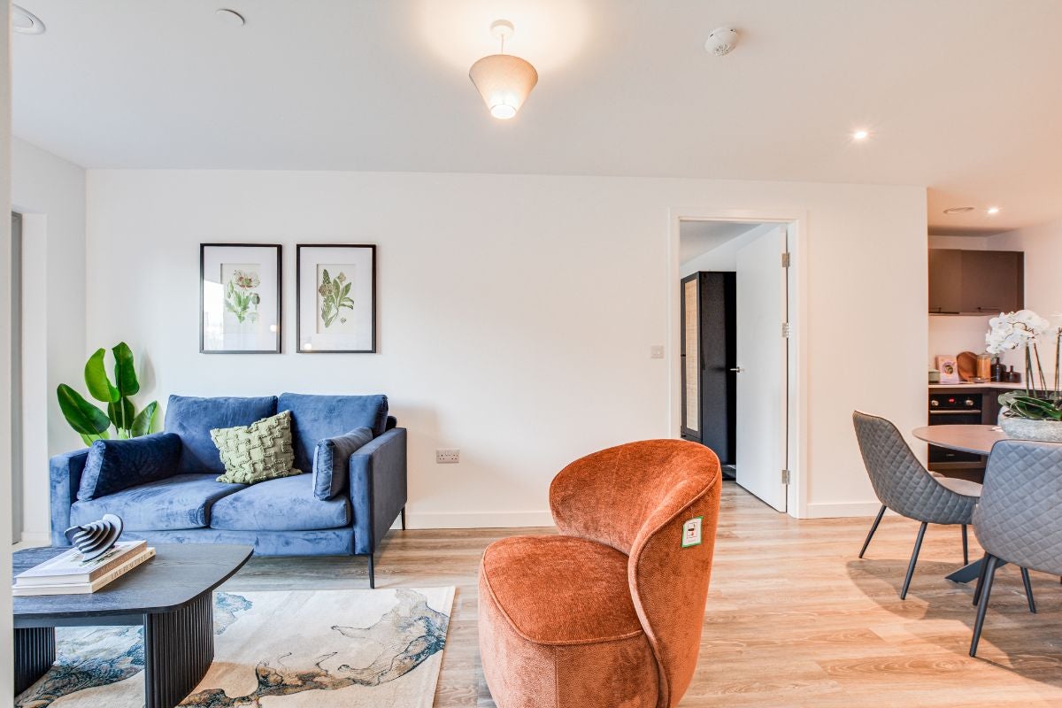 Flat Vicarage Grove in Salford