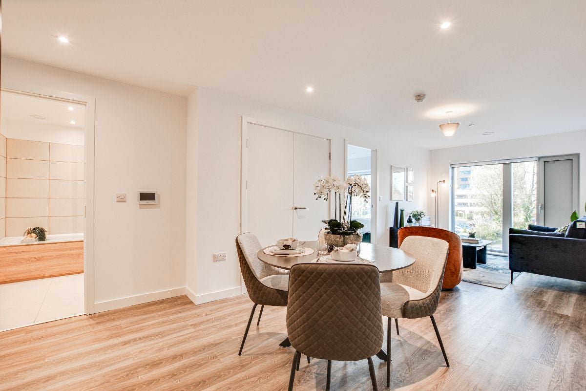 Flat Vicarage Grove in Salford