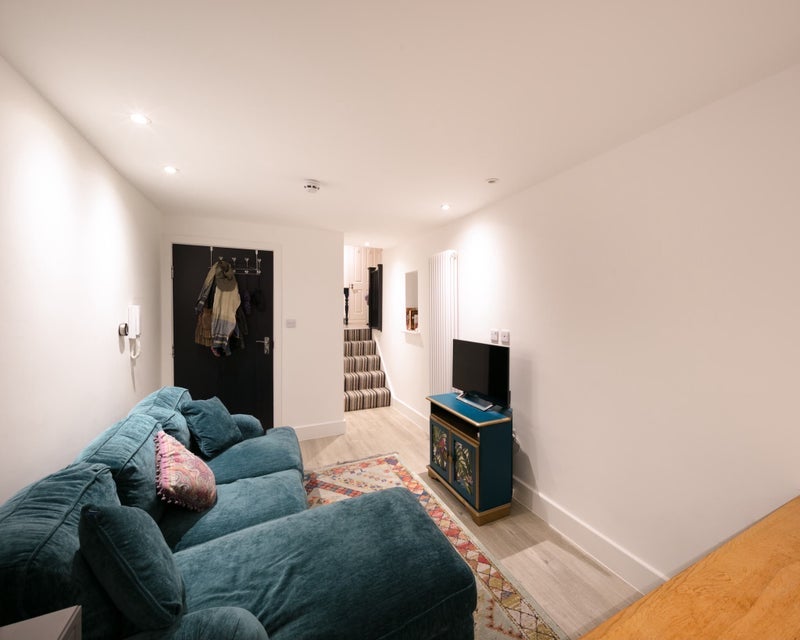 Flat Berners Road in Greater London