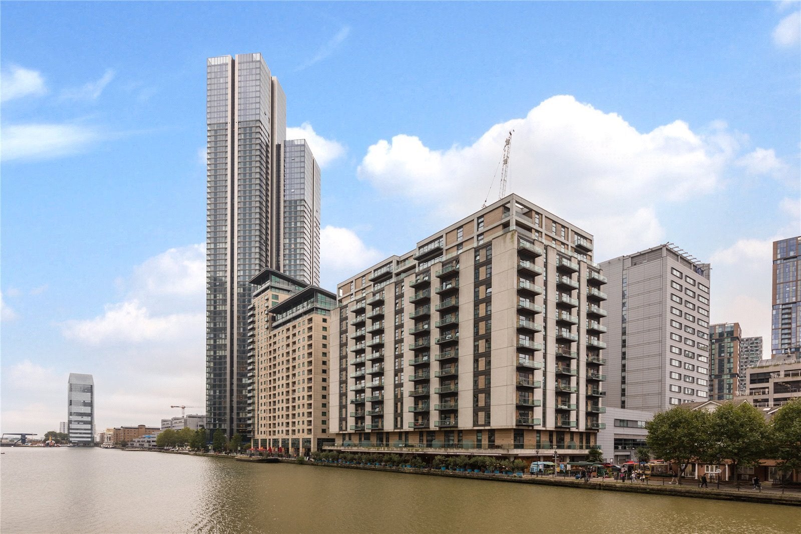 Flat Dockyard Lane in Greater London