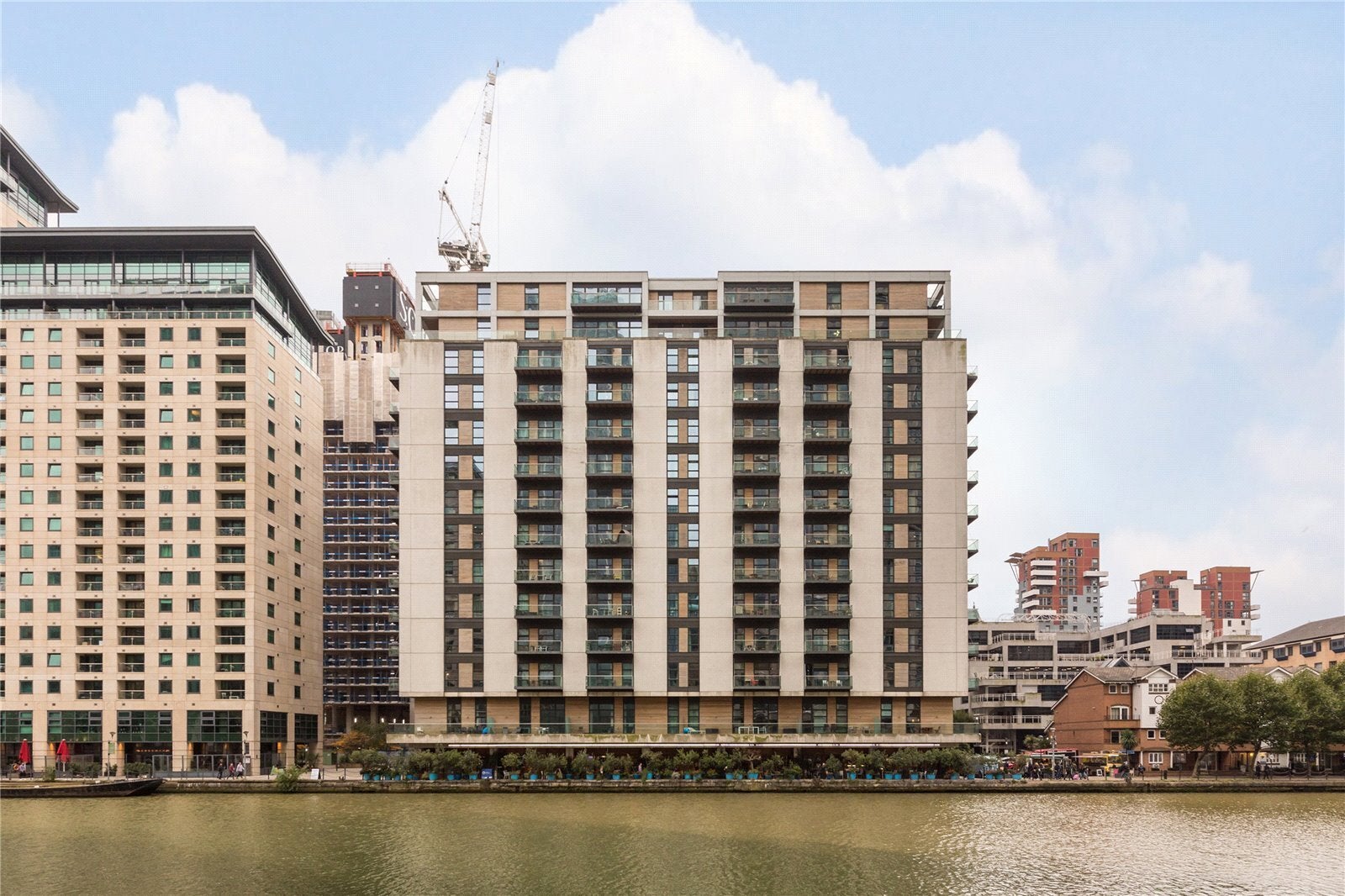 Flat Dockyard Lane in Greater London