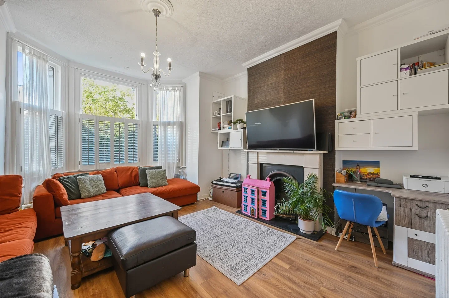 Flat Chandos Road in Greater London