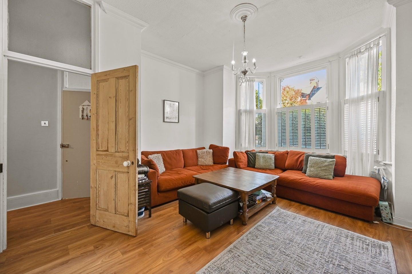 Flat Chandos Road in Greater London