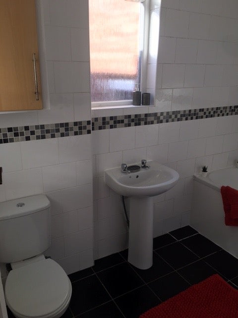 Flat Whitefield Terrace in Newcastle upon Tyne