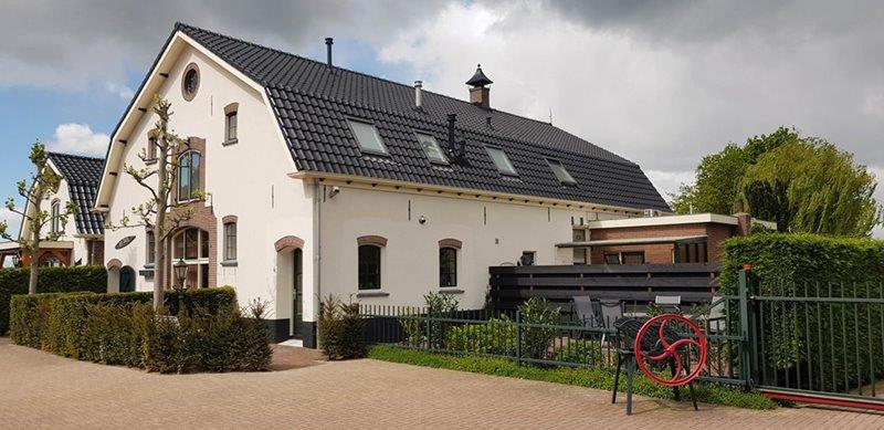 Huis Ommerenveldseweg in Ommeren