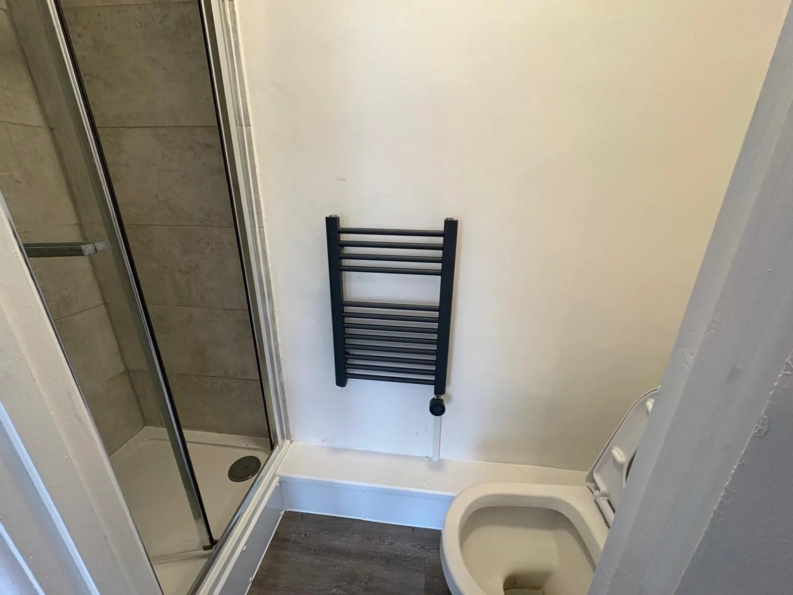 Room Douglas Road in Maidstone