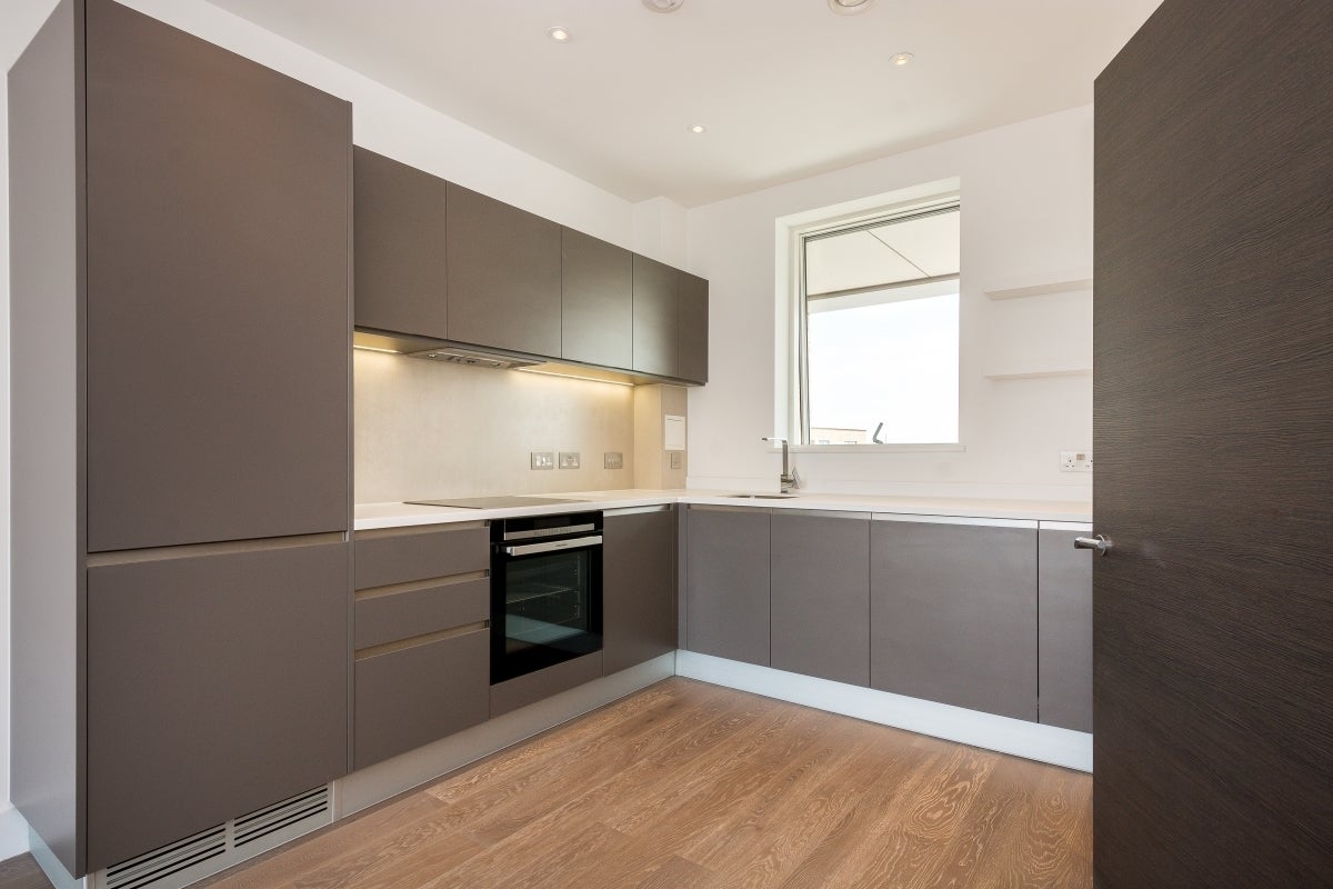 Flat Chamberlayne Road in Greater London