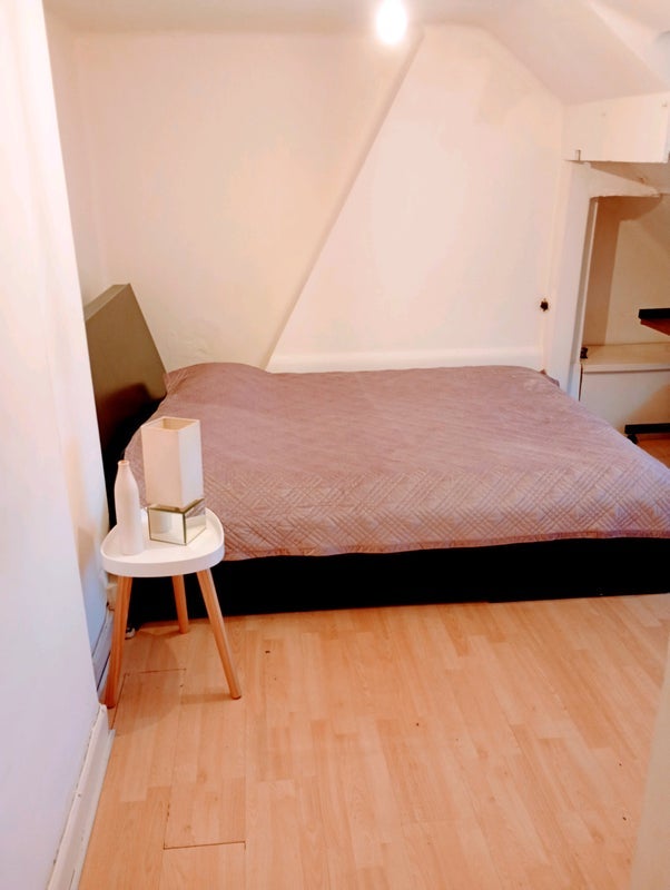 Room Sevenhills Road in Wexham and Ivers Community Board