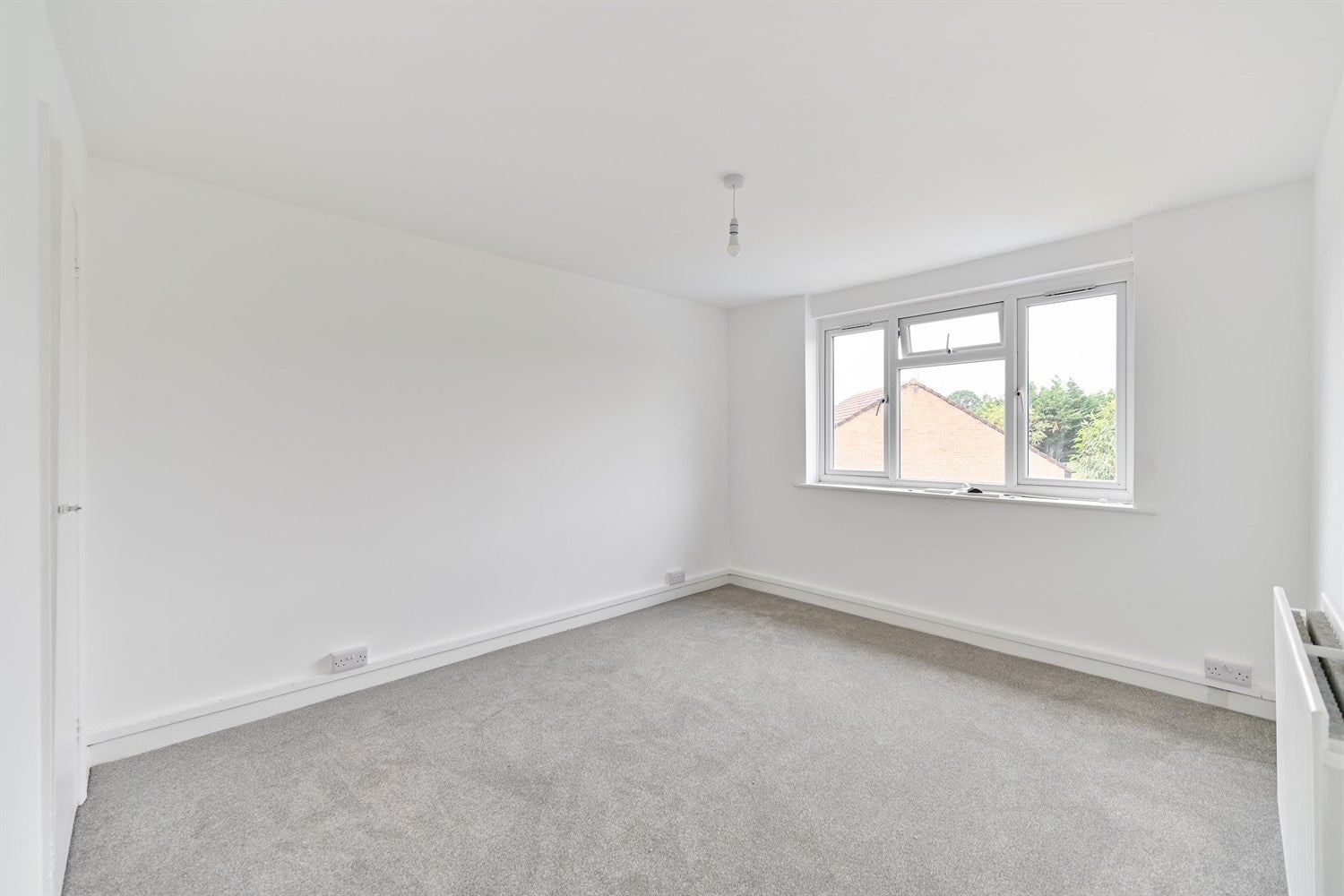 House Cadogan Close in Reading