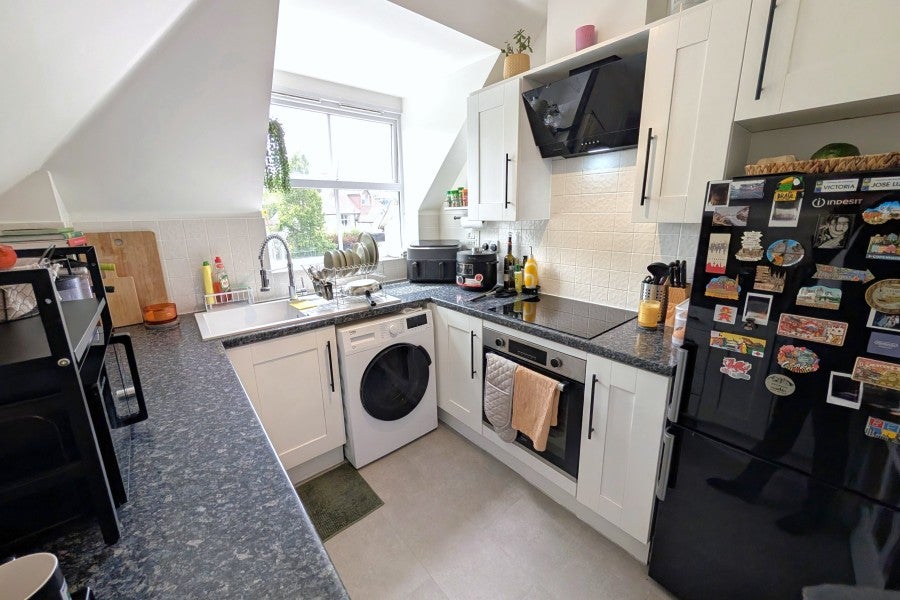 Flat Kingsway in Woking