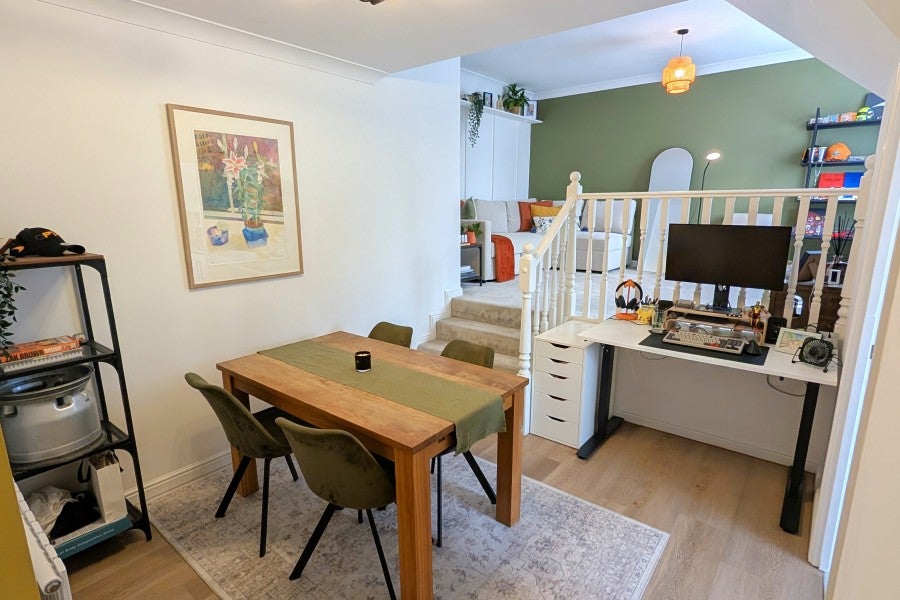 Flat Kingsway in Woking