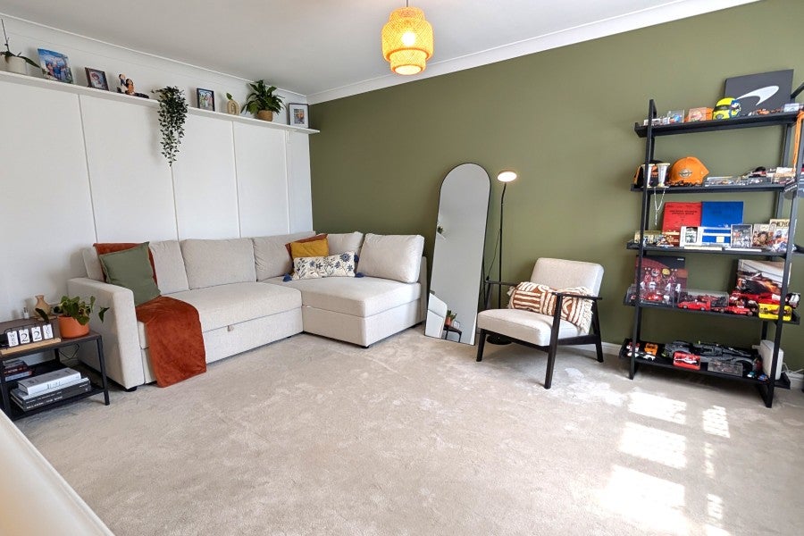 Flat Kingsway in Woking