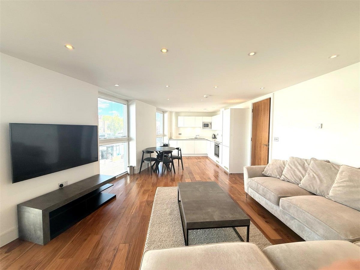 Flat Hartley Avenue in Greater London