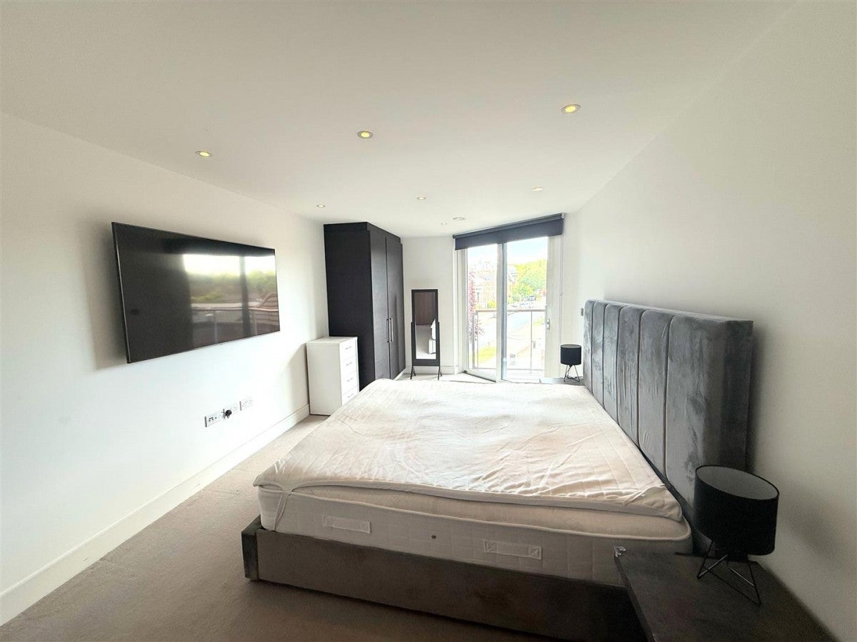 Flat Hartley Avenue in Greater London