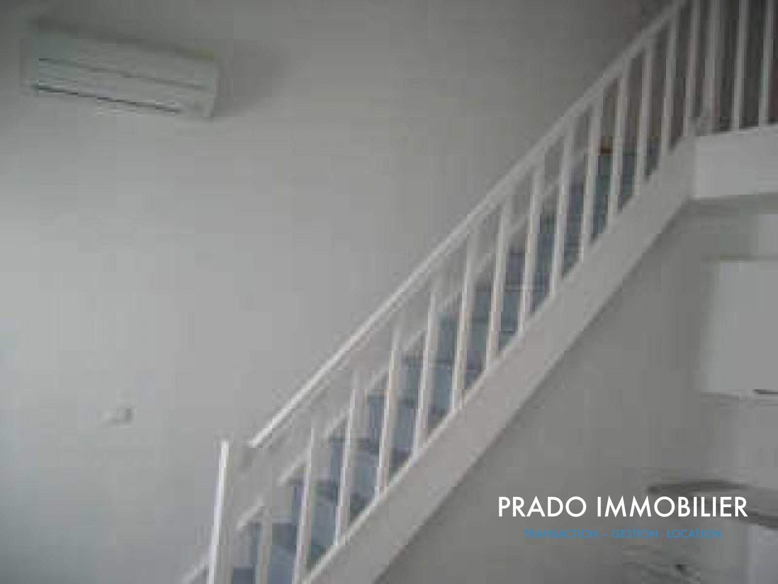 Flat Rue Rosella in La Chapelle-St.-Fray