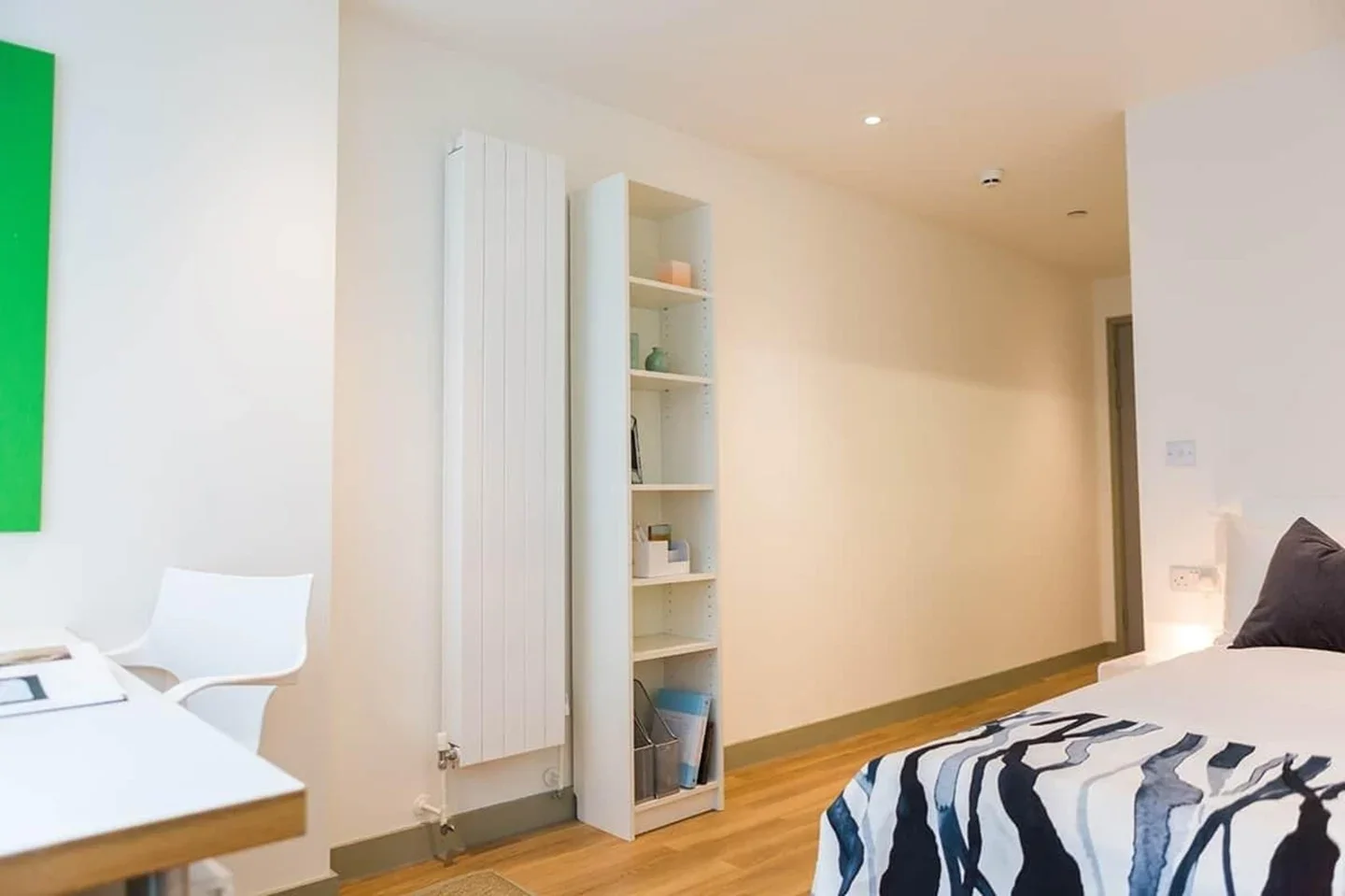 Flat Assam Street in Greater London