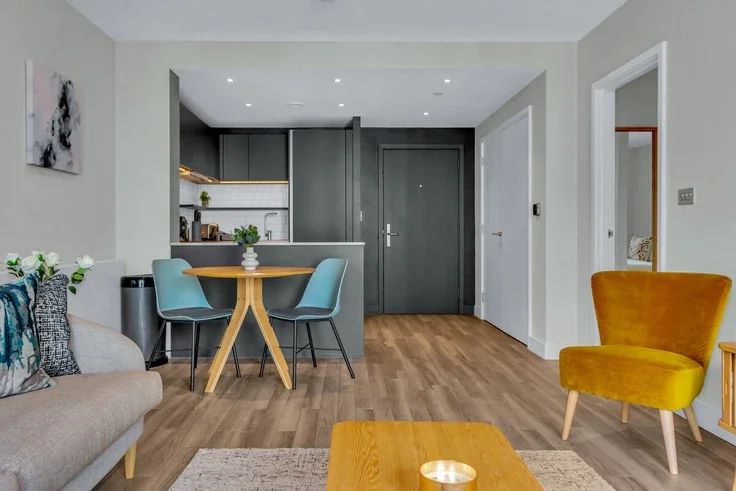 Flat Wellers Way in Greater London
