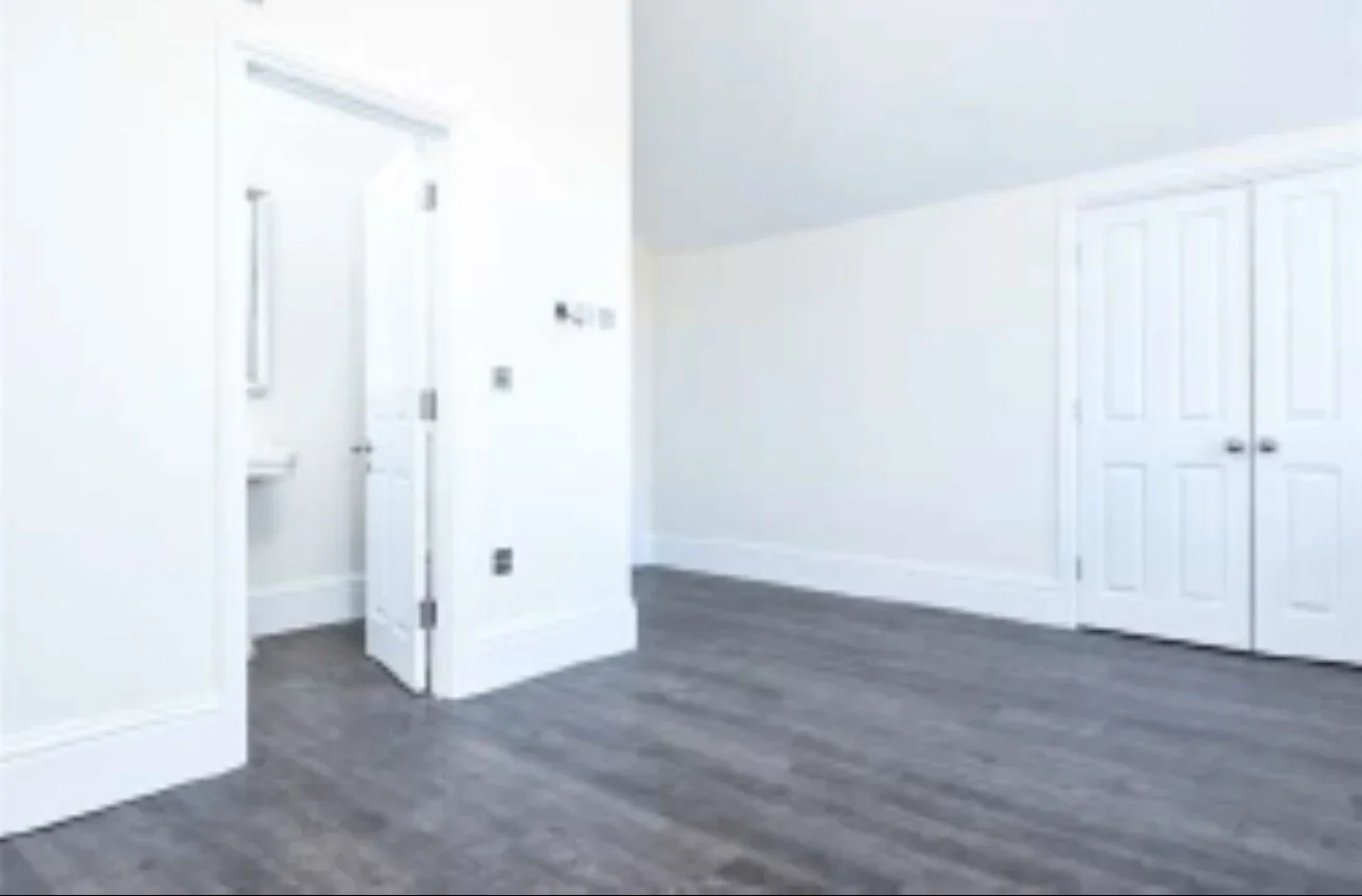 Flat Shipbourne Road in Tonbridge and Malling