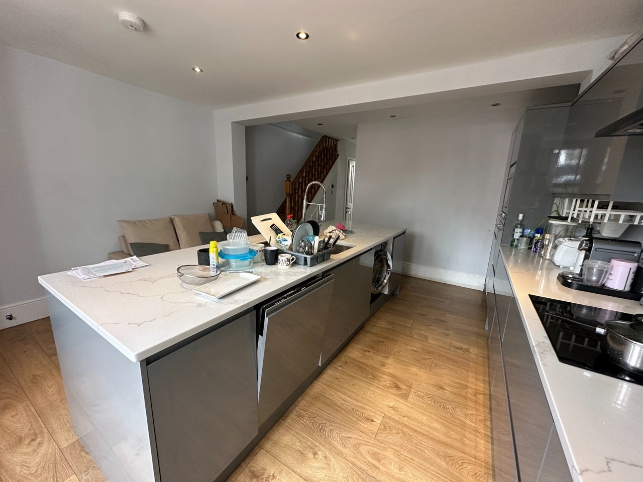 Room Manchester Road in Greater London