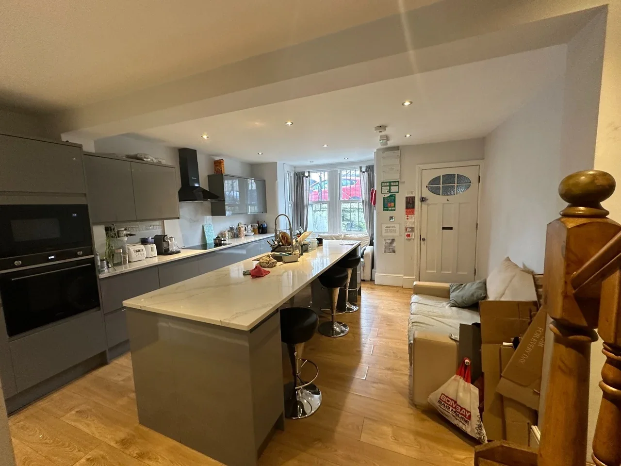 Room Manchester Road in Greater London