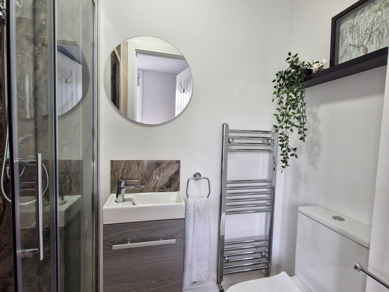 Room Khyber Road in Poole