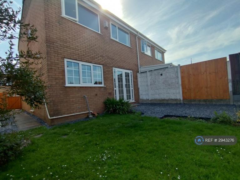 House Bleakledge Grove in Hindley